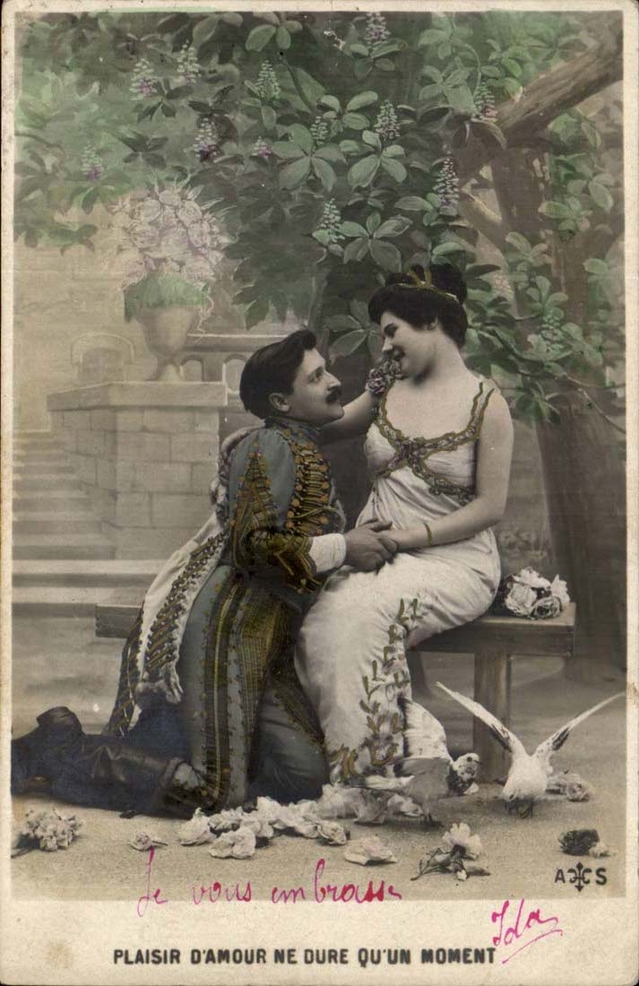 Amour éphémère — scène romantique sous arbres — A&S