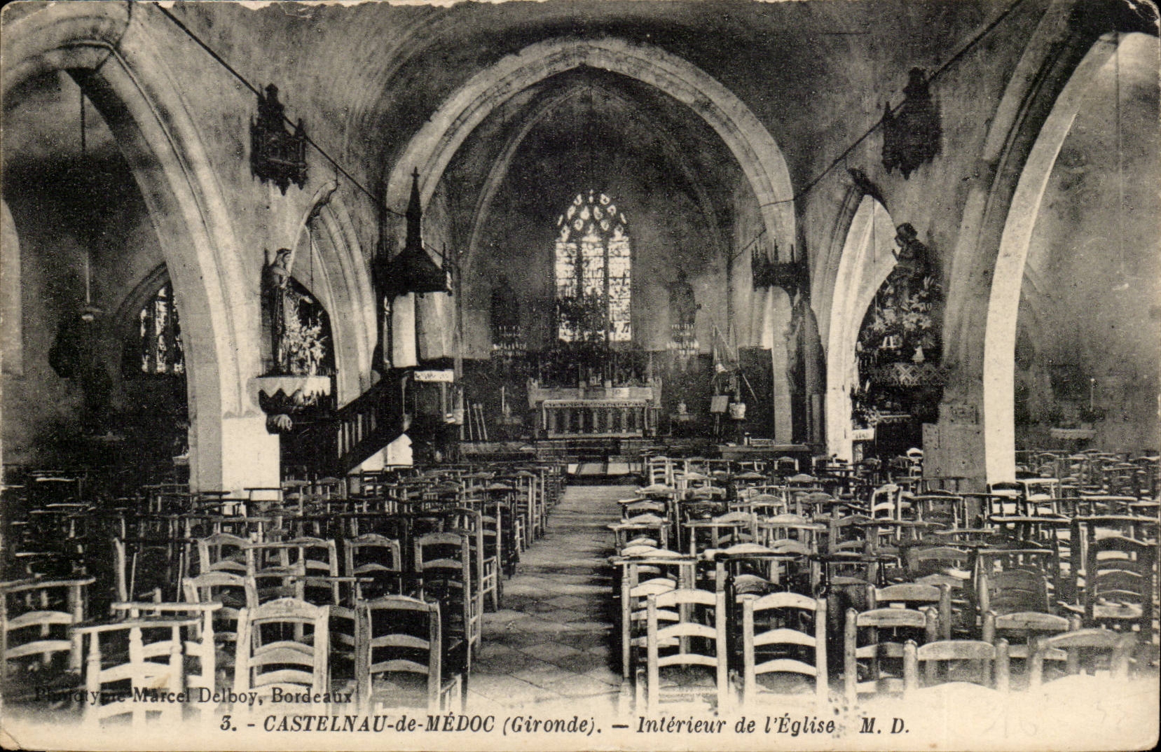 Castelnau CPA Interieur de l'eglise