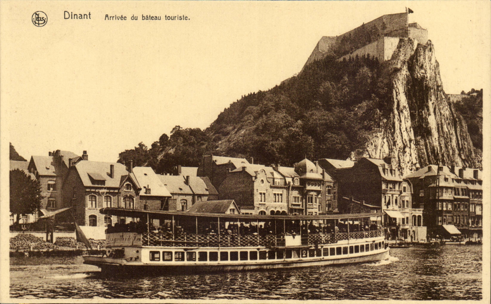Belgique - Belgien - Belgium - Dinant - Arrivee du Bateau Touristique - CPA 