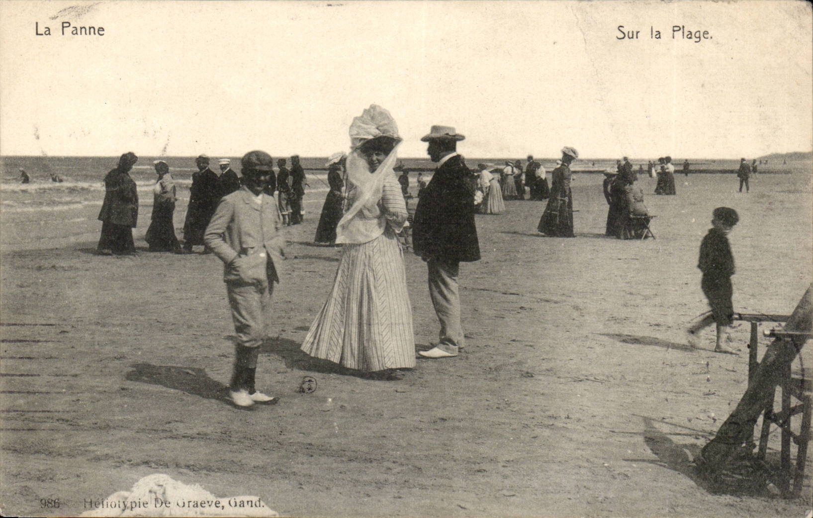 La Panne — Sur la Plage. — Héliotypie De Graeve, Gand. N° 986