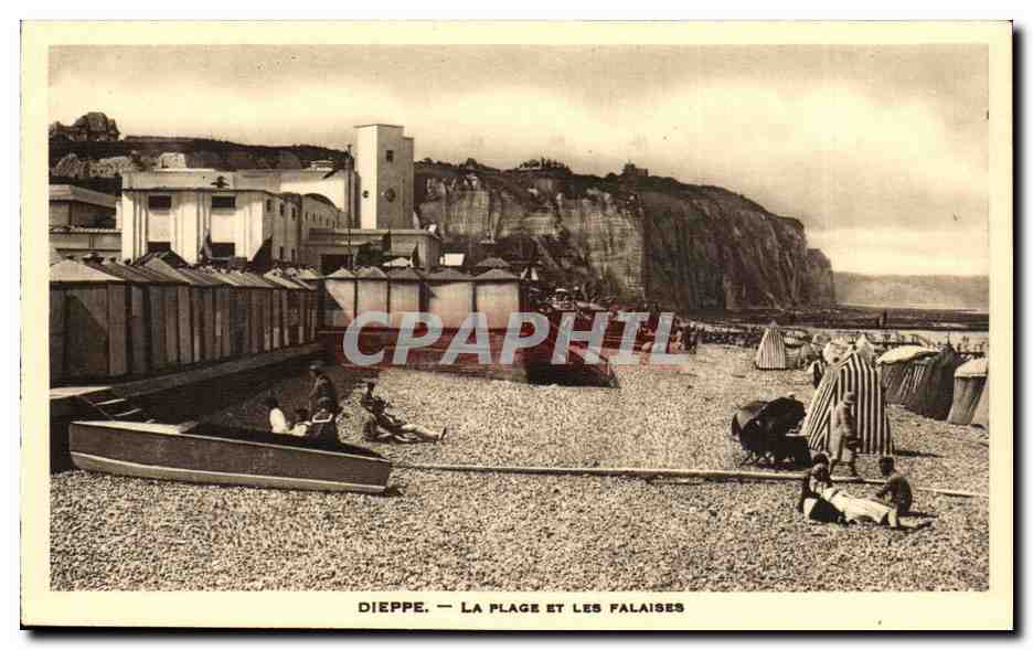 Dieppe CPA La plage et les falaises