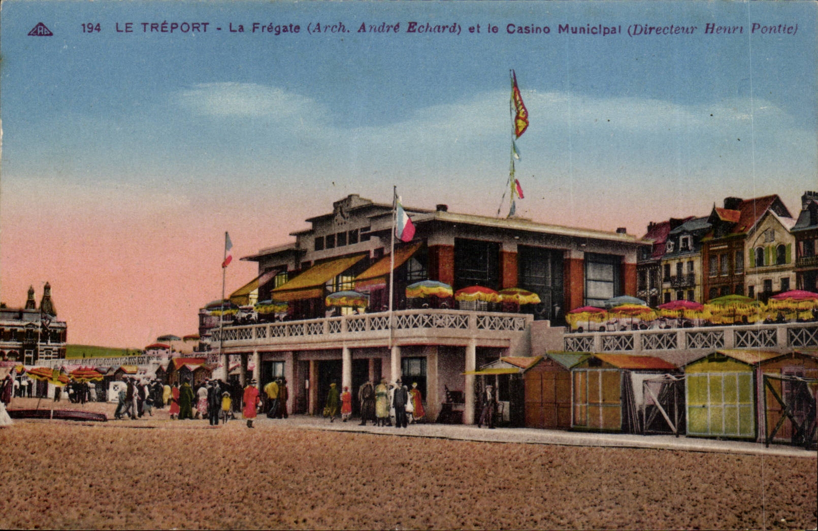 Le Treport CPA La fregate et le casino municipal 