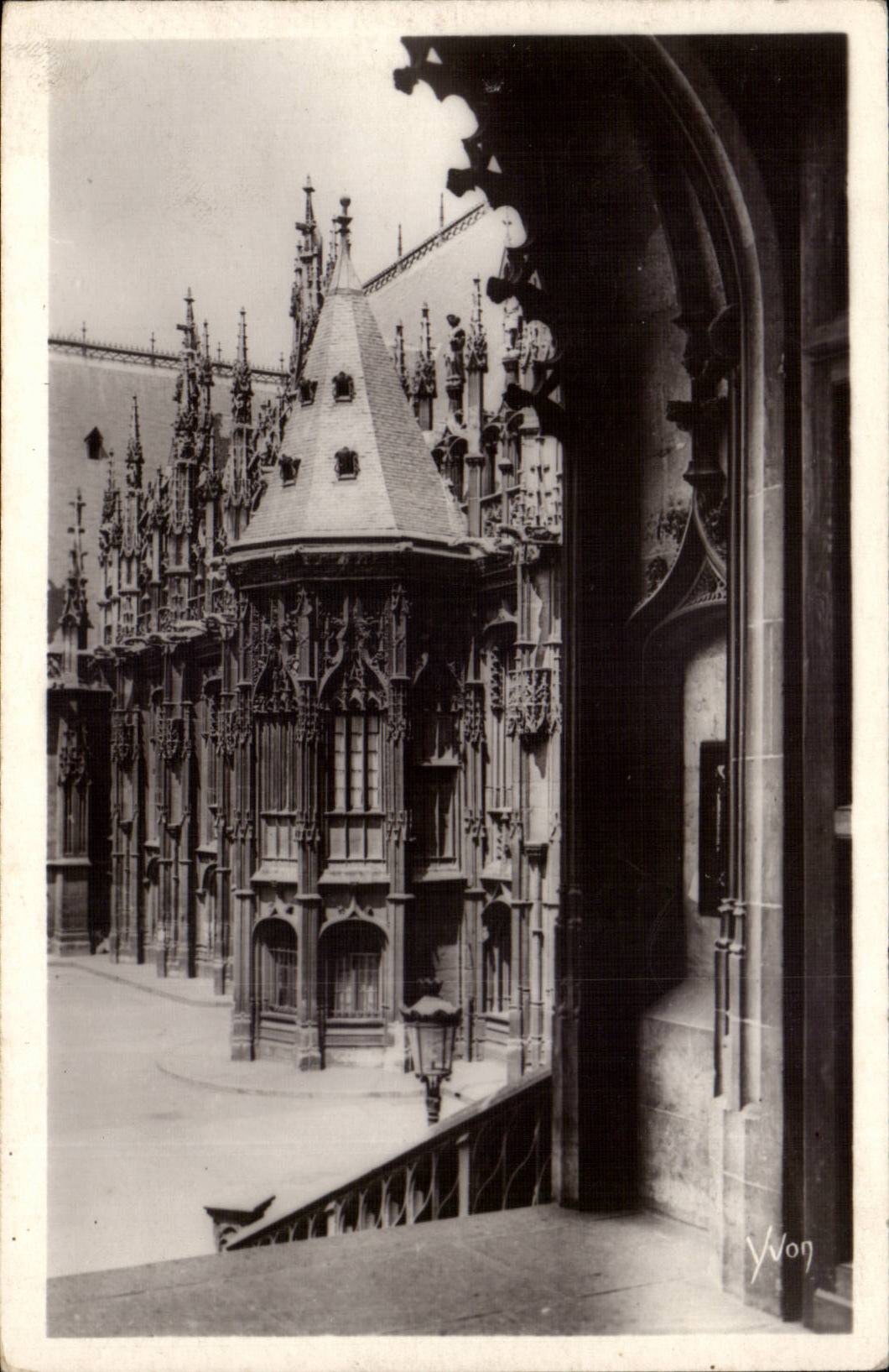 Rouen CPA Detail du palais de justice