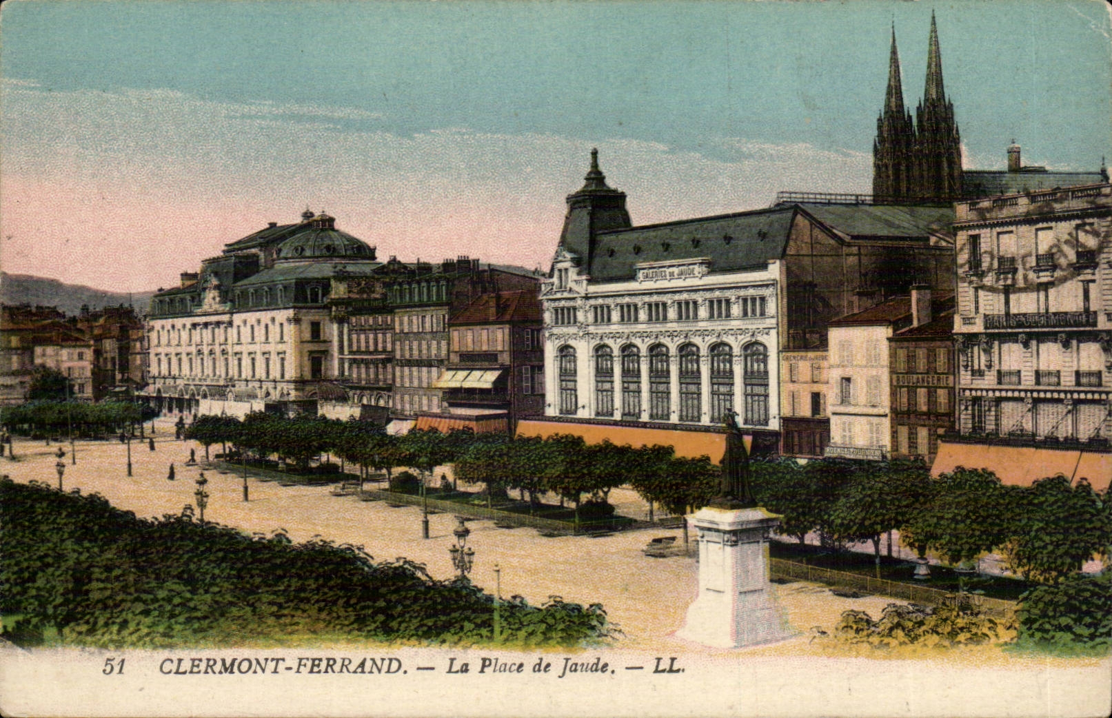 Clermont-Ferrand — La Place de Jaude — LL. — N° 51