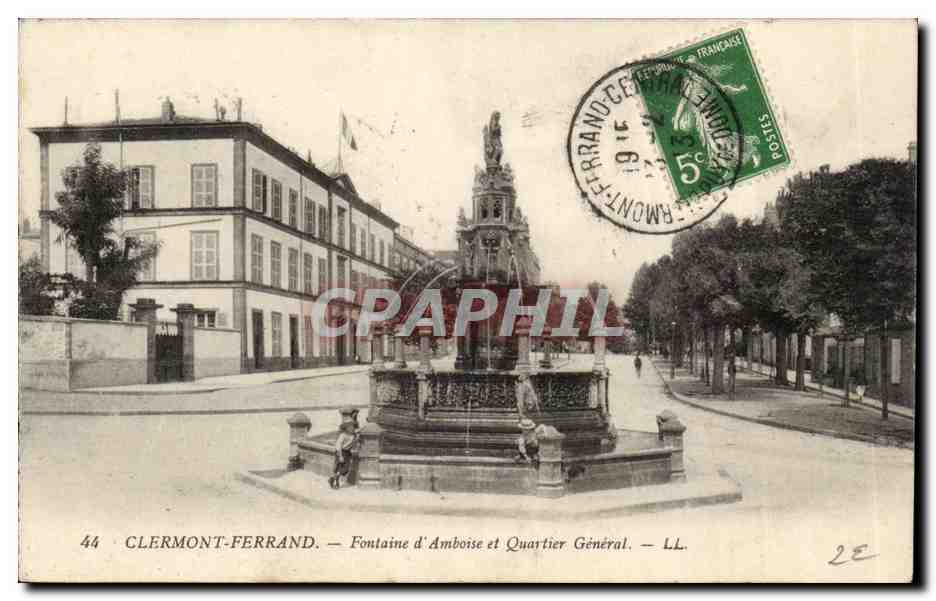 Clermont Ferrand CPA Fontaine d'Amboise et quartier general