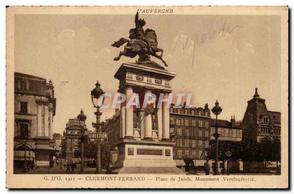 Clermont Ferrand CPA Place de Jaude Monument Vercingetorix
