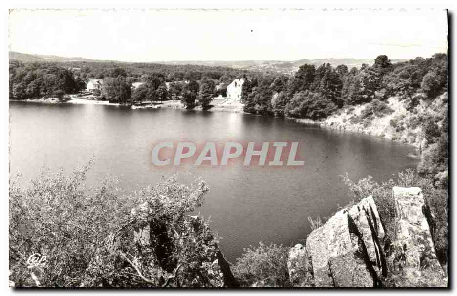 Gour de Tozenat — Ancien volcan quaternaire — Châtelguyon