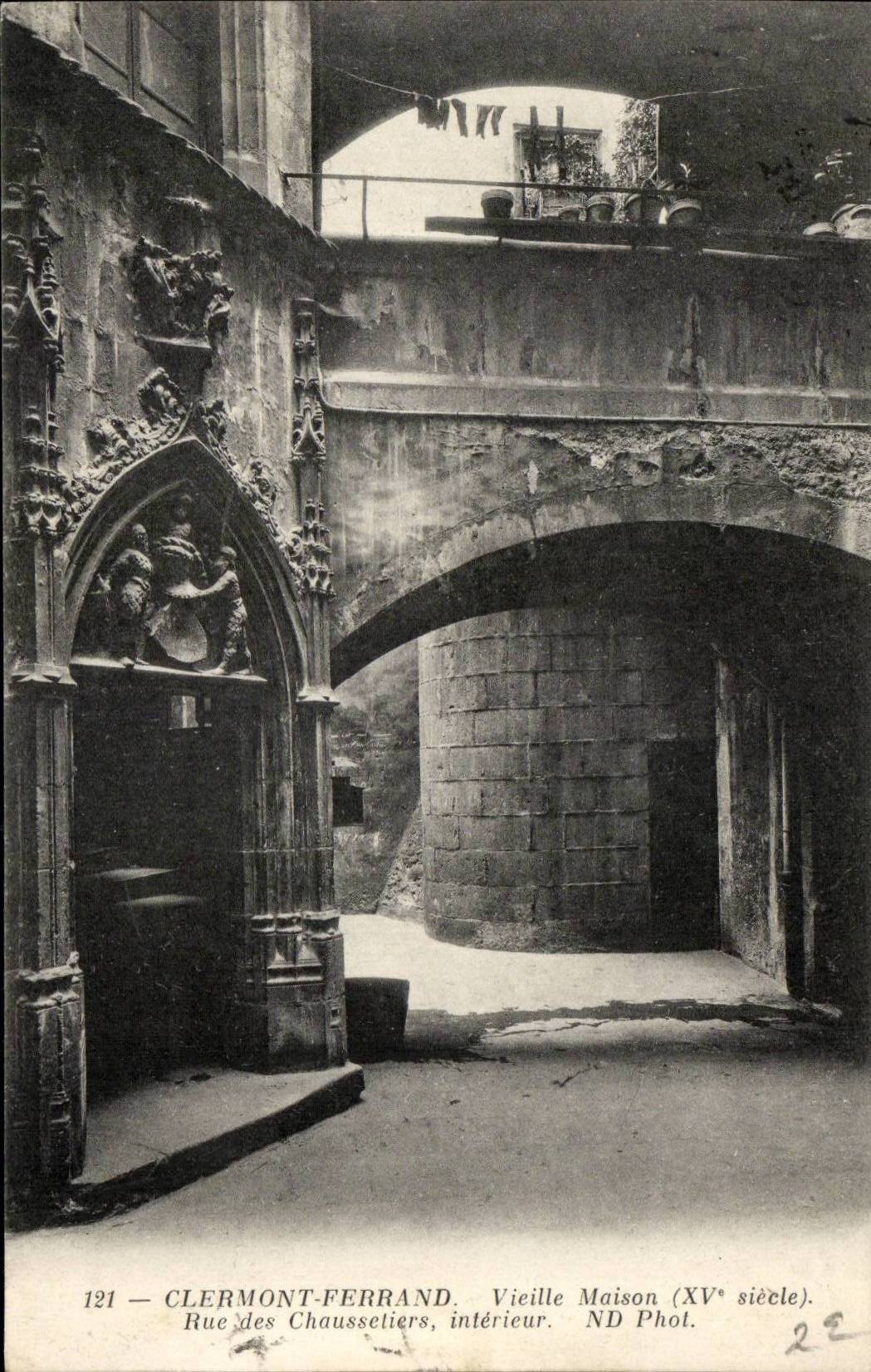 Clermont Ferrand - Vieille Maison Rue des Chaussetiers - CPA 