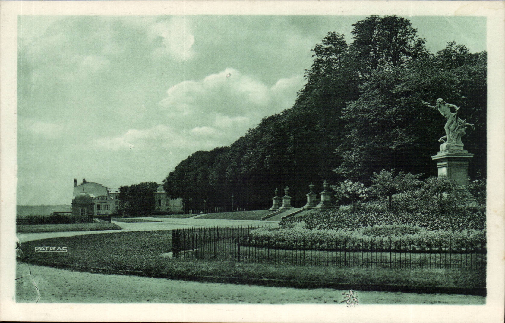 Saint-Germain-en-Laye — Der Sturm und das tote Blatt auf der Terrasse — Patras