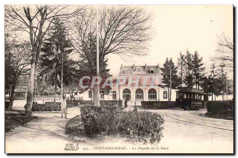 Fontainebleau — Façade de la Gare — CPAPHIL 251