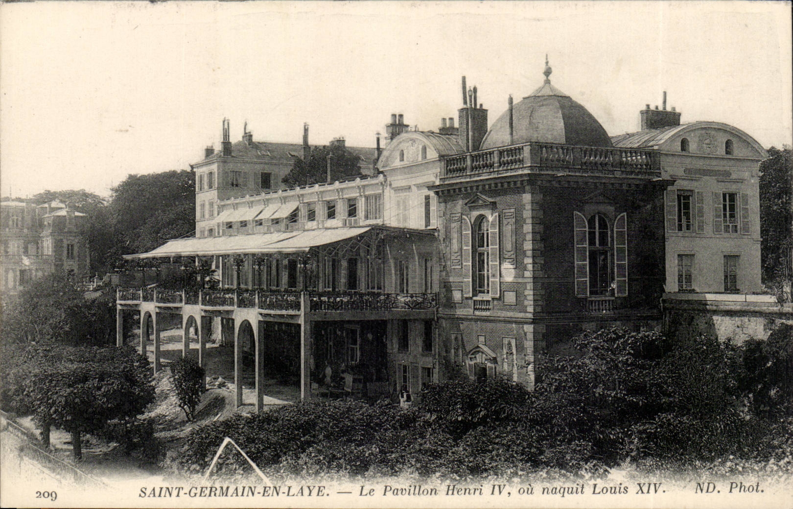 CPA Saint Germain en Laye Le pavillon Henri IV ou naquit Louis XIV