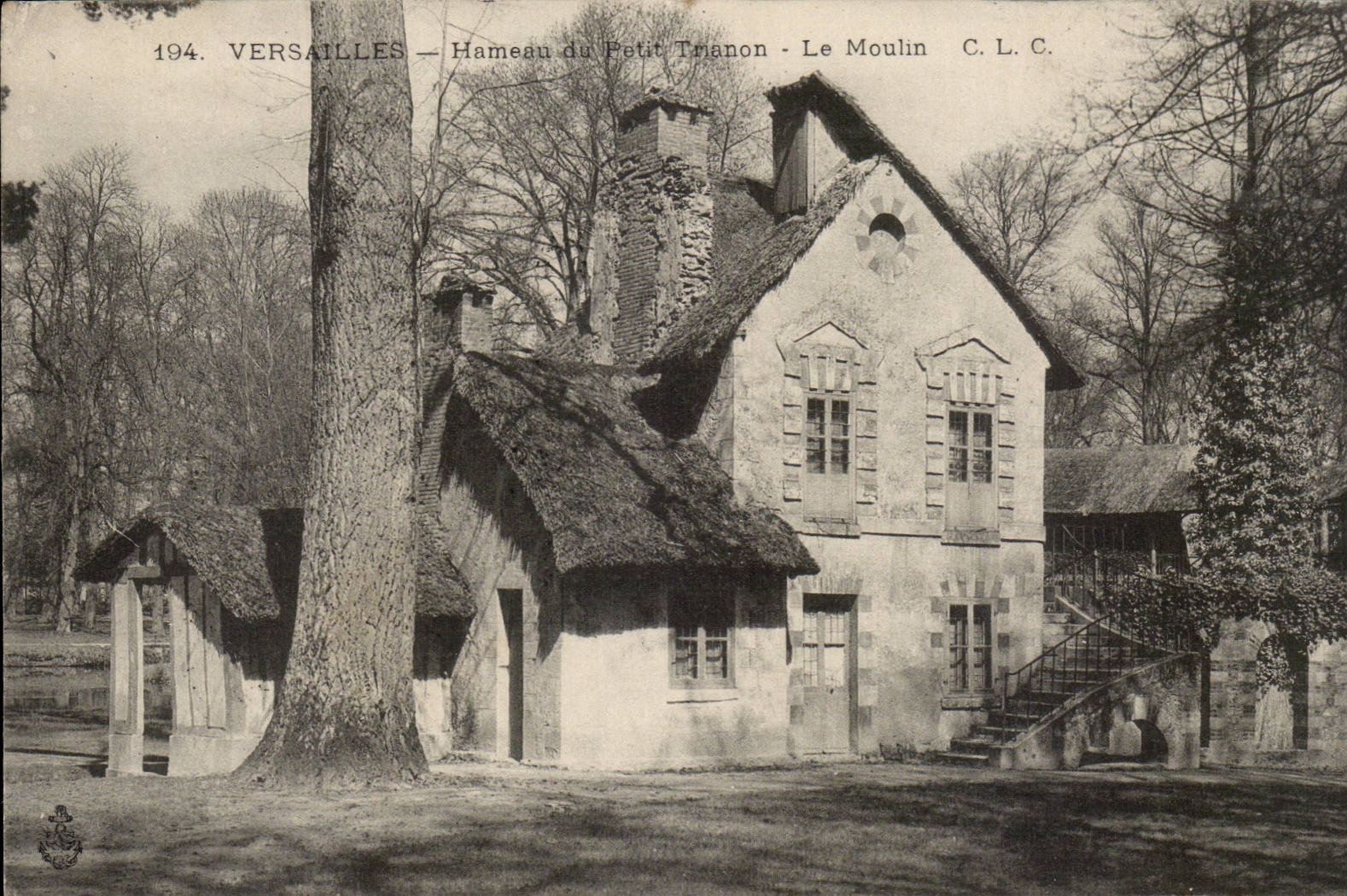 Versailles CPA Hameau du Petit TRianon Le moulin (mill)