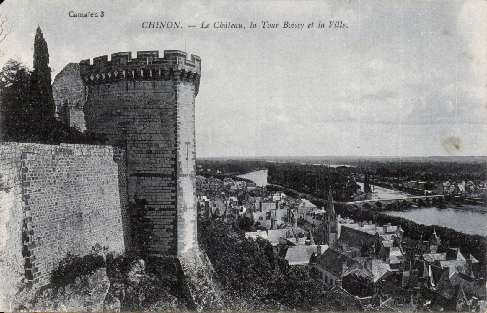 Chinon CPA Chateau la Tour Boissy et la ville