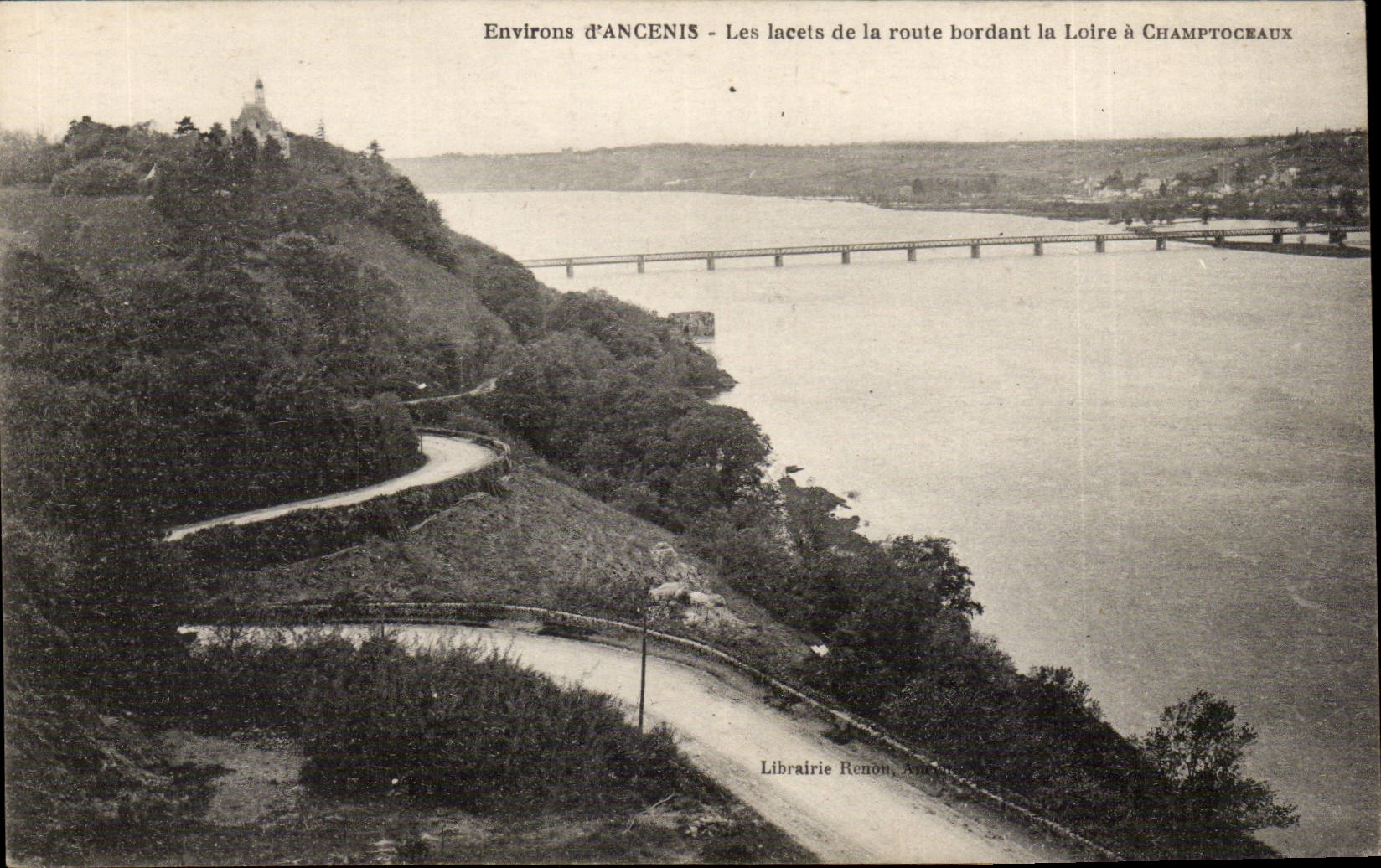 Environs d'Ancenis CPA Les lacets de la route bordant la Loire a Champtoceaux