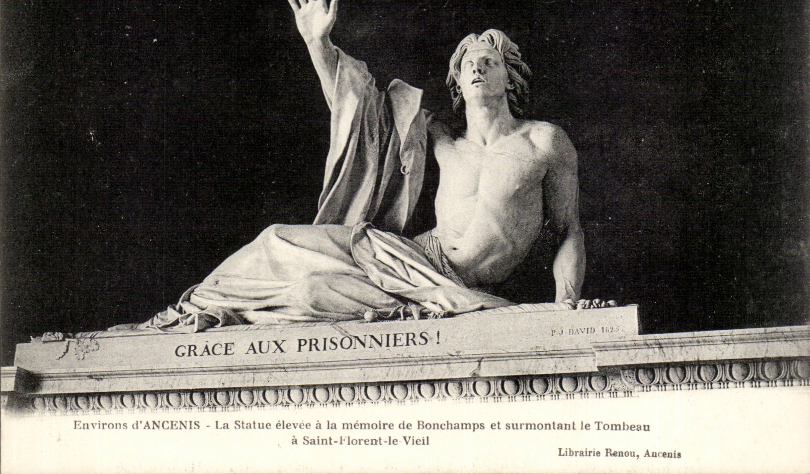 Environs d'Ancenis CPA Statue elevee a la memoire de Bonchamps et surmontant le tombeau a Saint Florent le Vieil