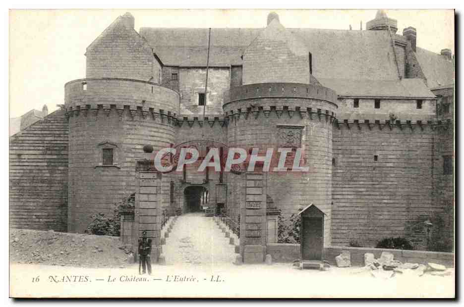 Nantes CPA Le chateau L'entree