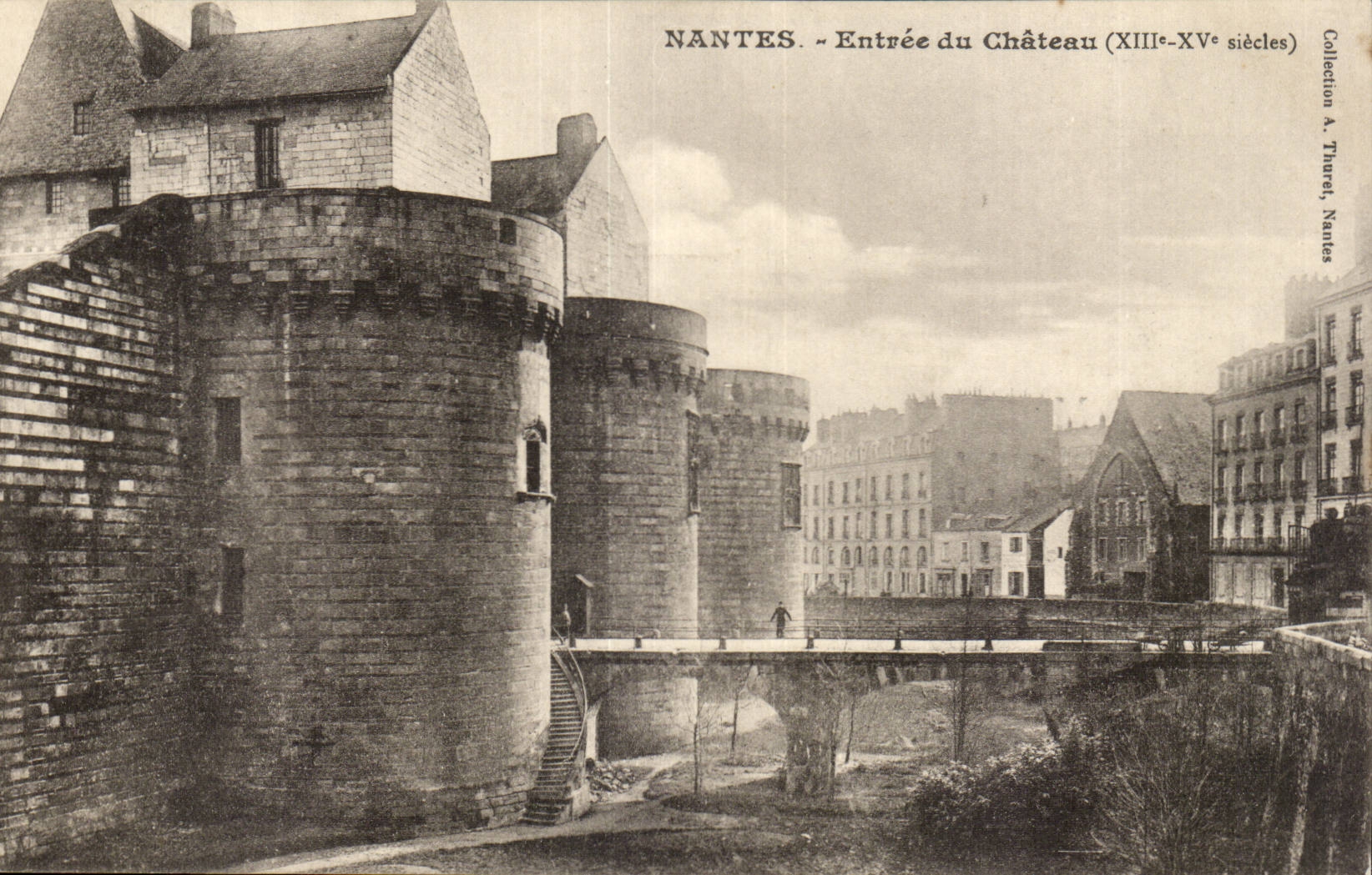 Nantes CPA Entree du chateau