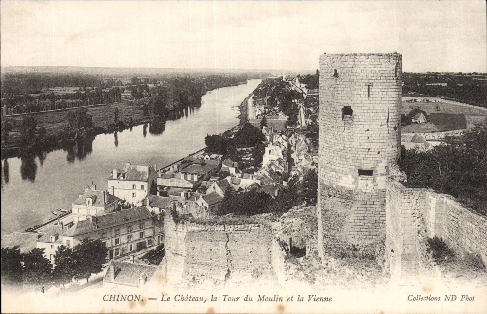 Chinon CPA Le chateau la Tour du Moulin et la Vienne