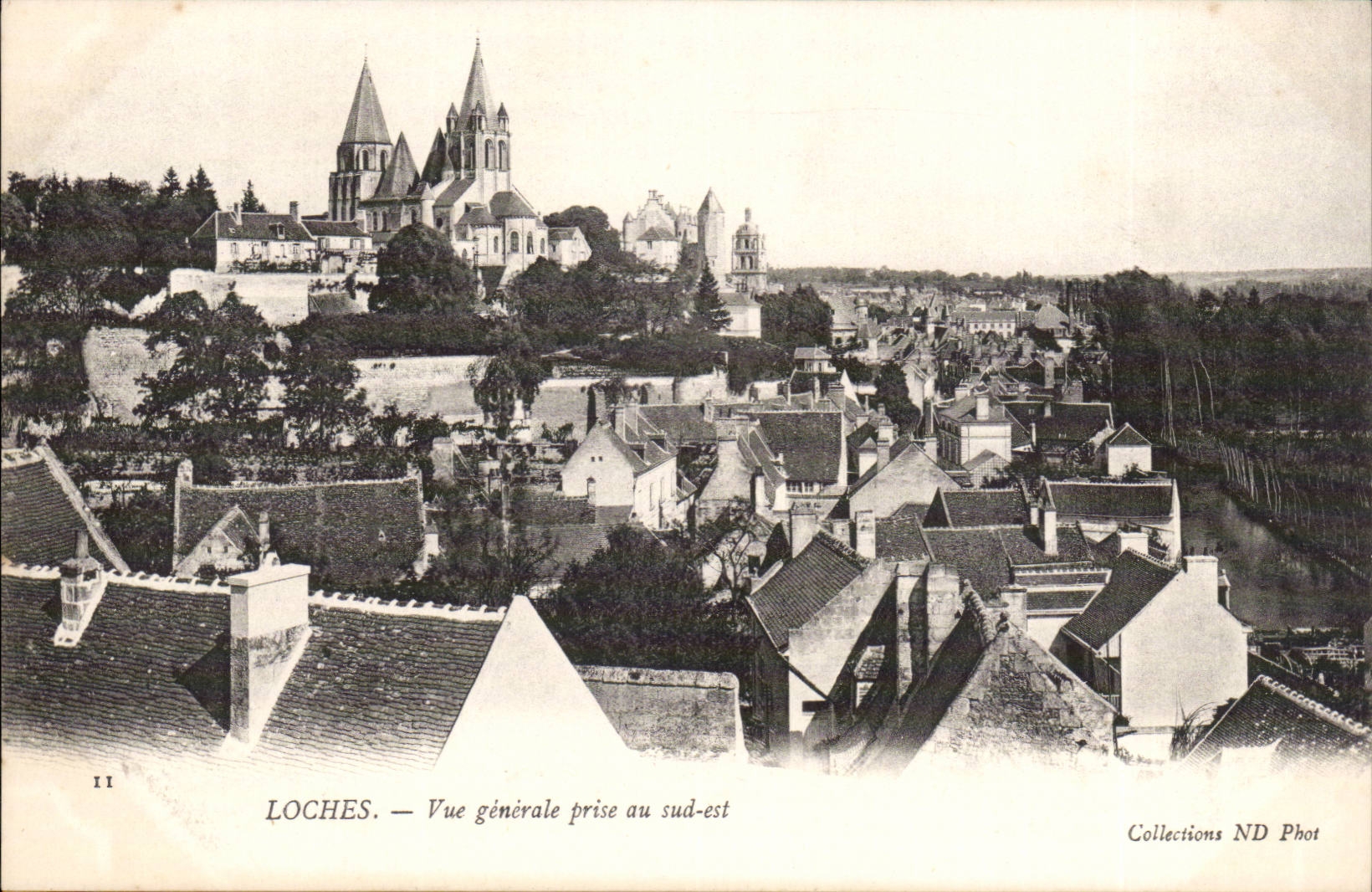 Loches CPA Vue generale prise au sud est