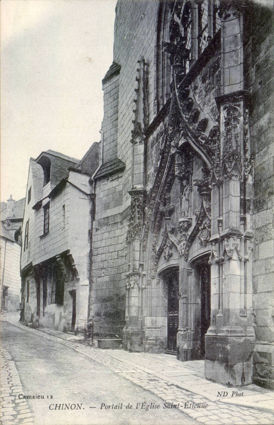 Chinon CPA Portail de l'eglise Saint Etienne