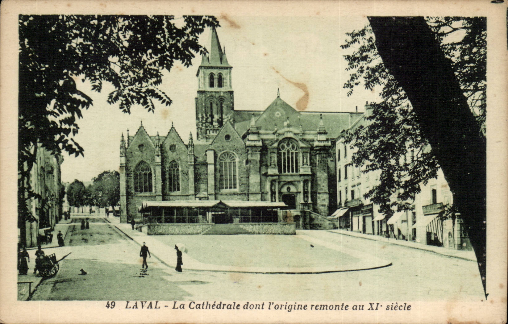 Laval CPA La cathedrale dont l'origine remonte au 11eme