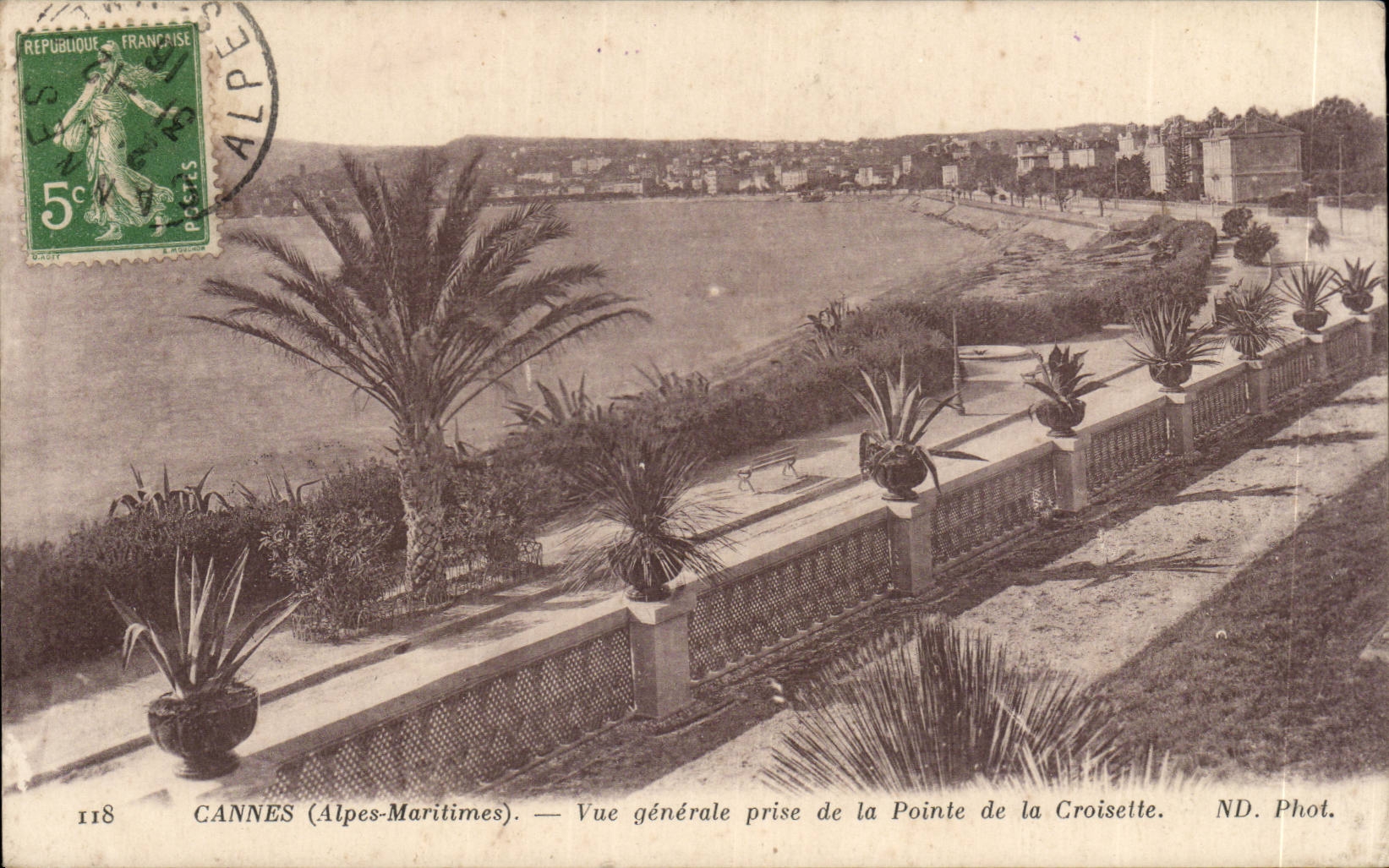 Cannes CPA Vue generale prise de la pointe de la croisette