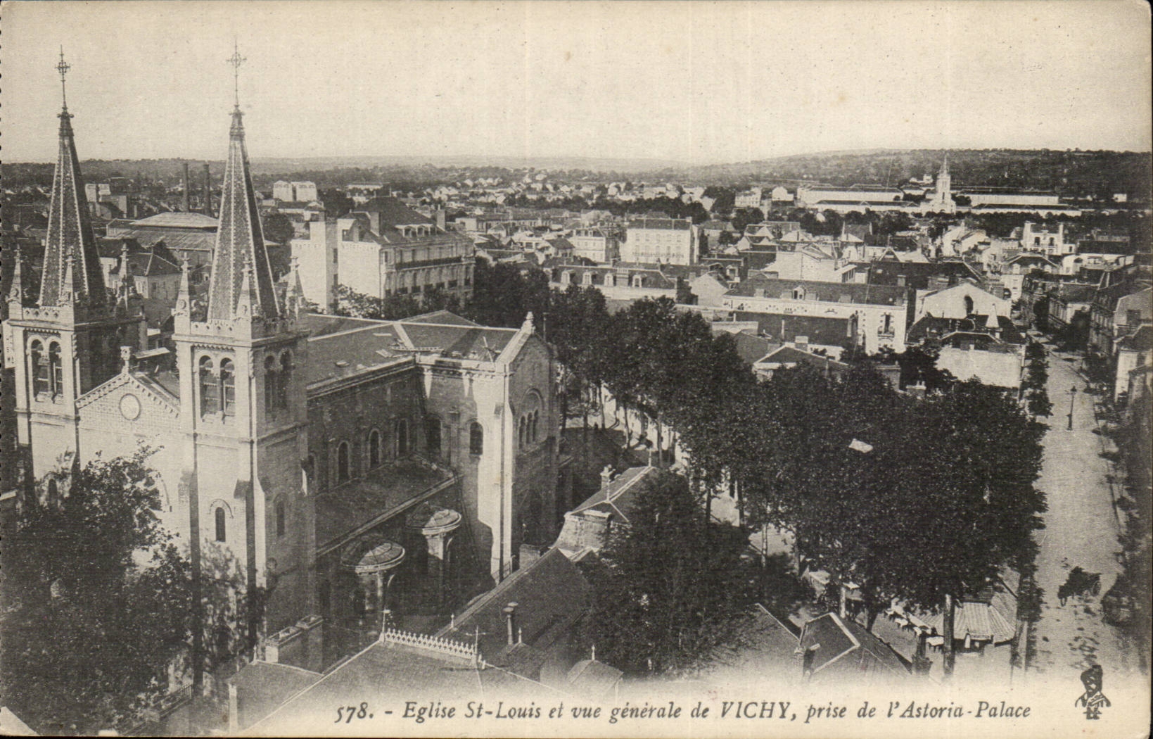 Vichy CPA Eglise St louis et vue generale de vichy prise de l'Astoria Palace