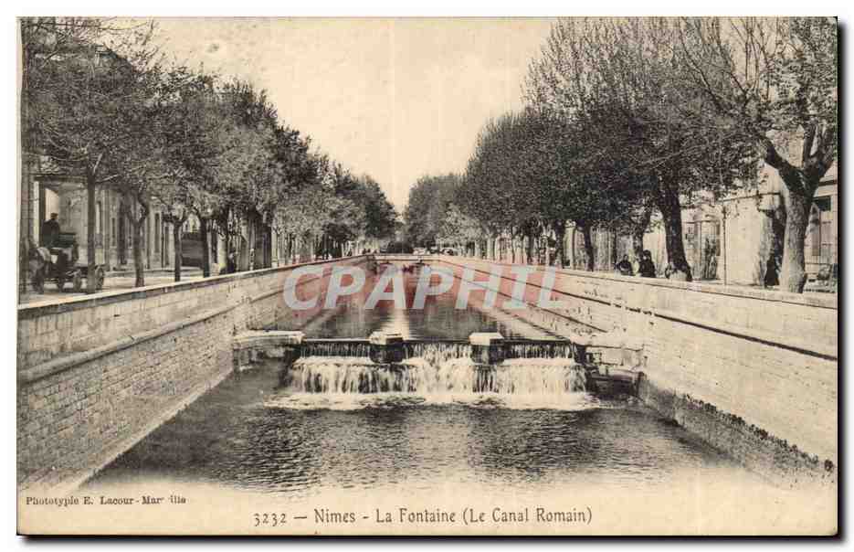 Nimes CPA La fontaine (canal Romain)