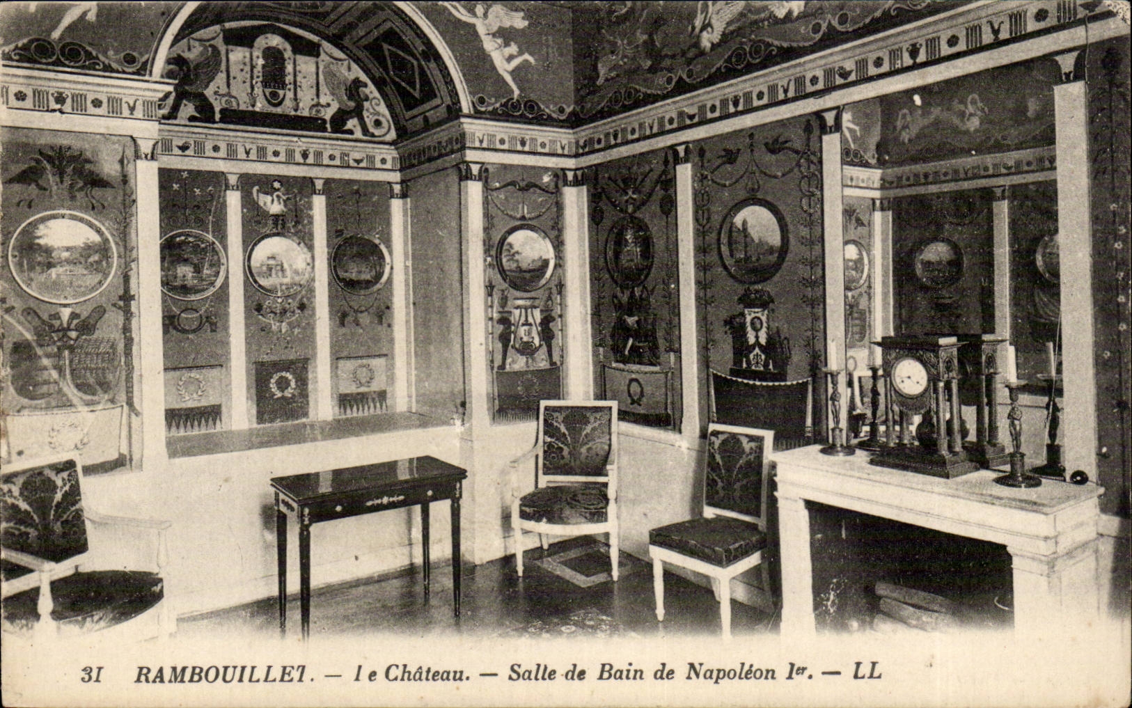 Rambouillet CPA Le chateau Salle de bain de Napoleon 1er