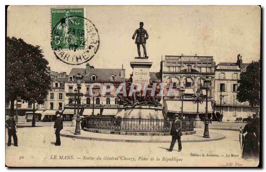 Le Mans CPA Statue du general Chanzy Place de la Republique
