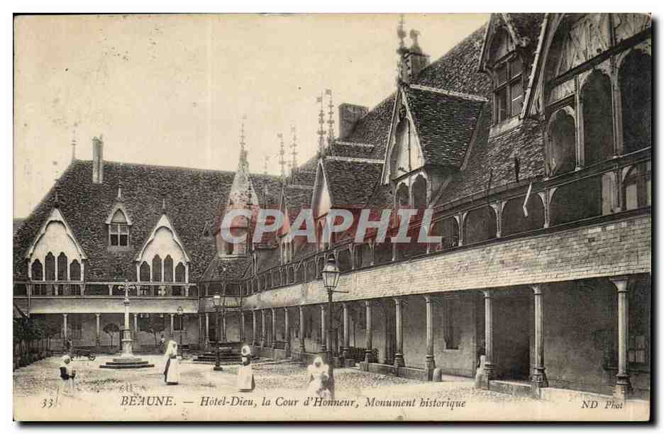 CPA Beaune Hotel Dieu la cour d'honneur Monument historique