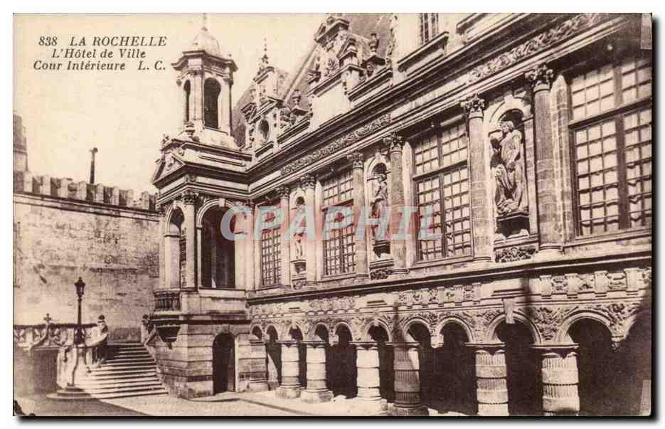 La Rochelle CPA L'hotel de ville Cour interieure