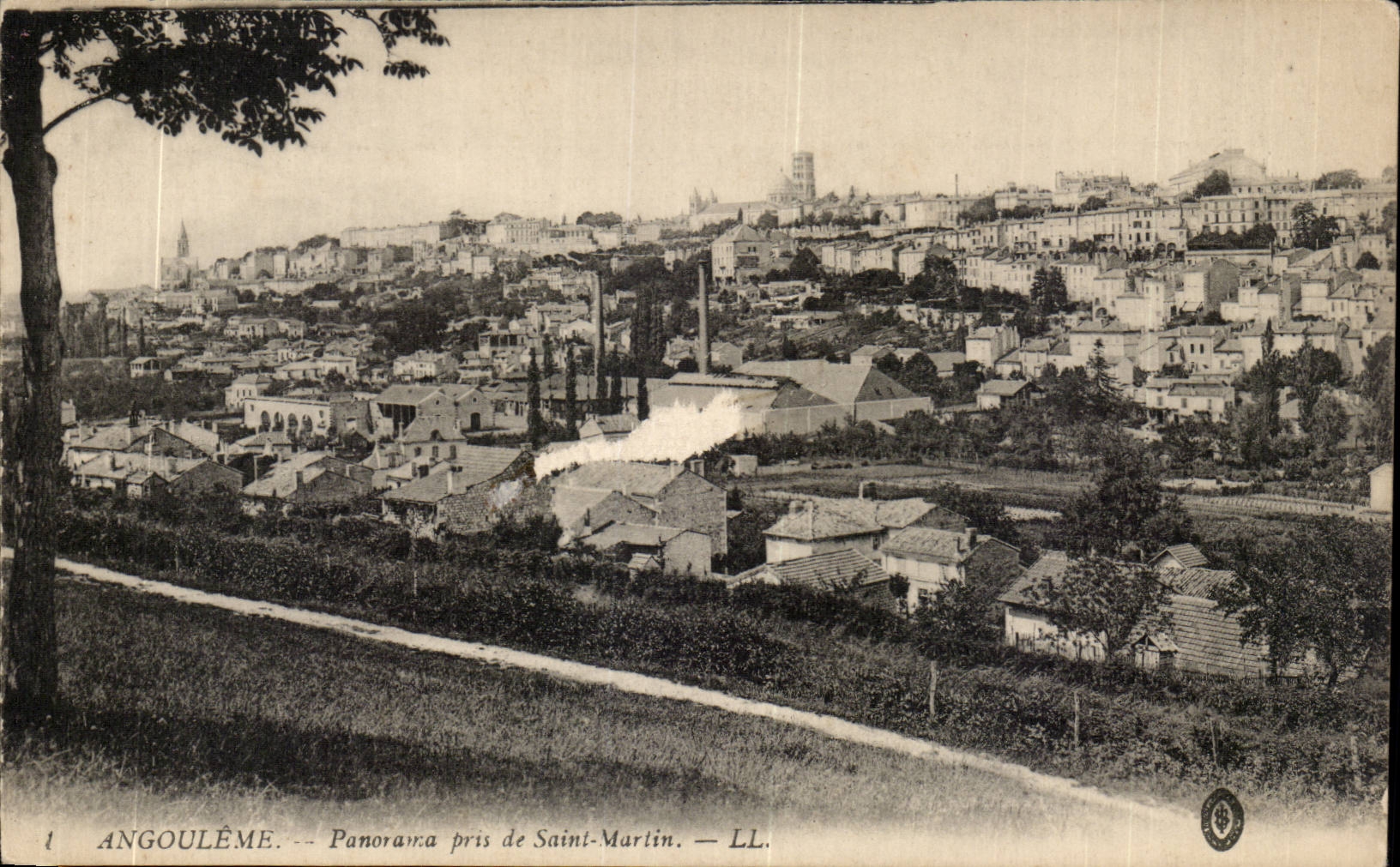 Angoulême — Panorama pris de Saint-Martin — LL.