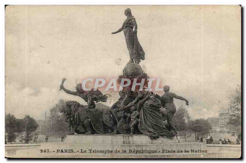 Paris CPA le Triomphe de la Republique Place de la Nation