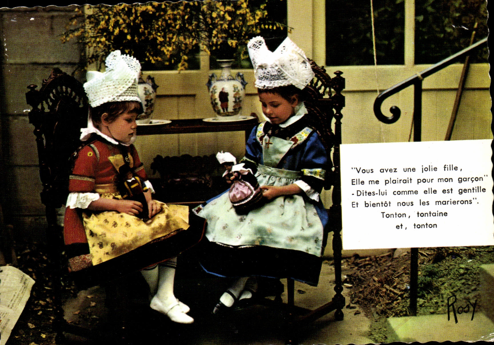 CPM Folklore de Bretagne Petites filles de Pont Aven