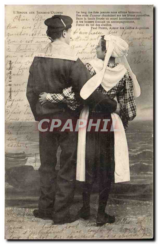 CPA L'amour aux Sables d'olonne (costumes folklore)
