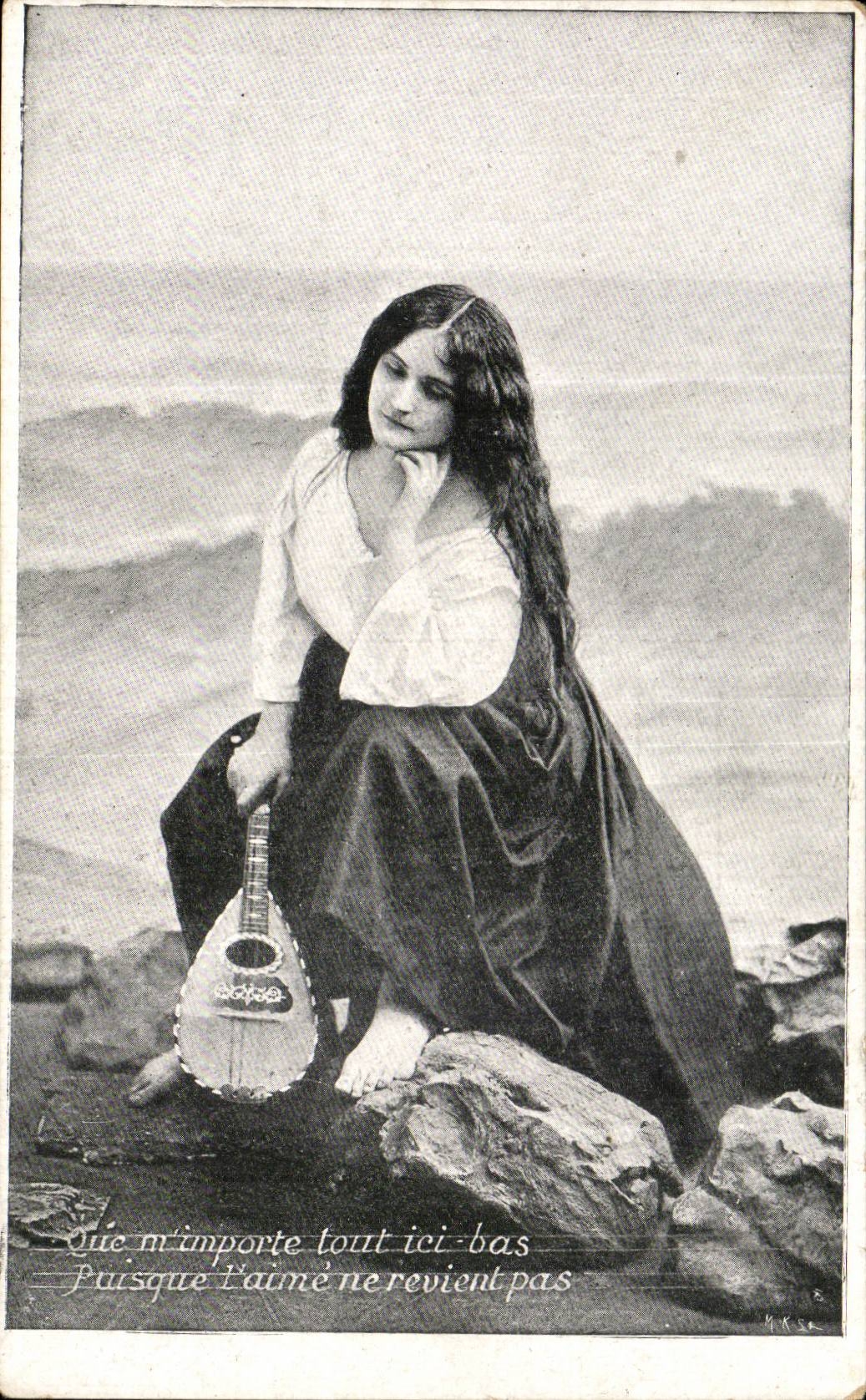 Fantaisie - Femme - Que m'importe tout ici bas - musique - intrument - CPA 