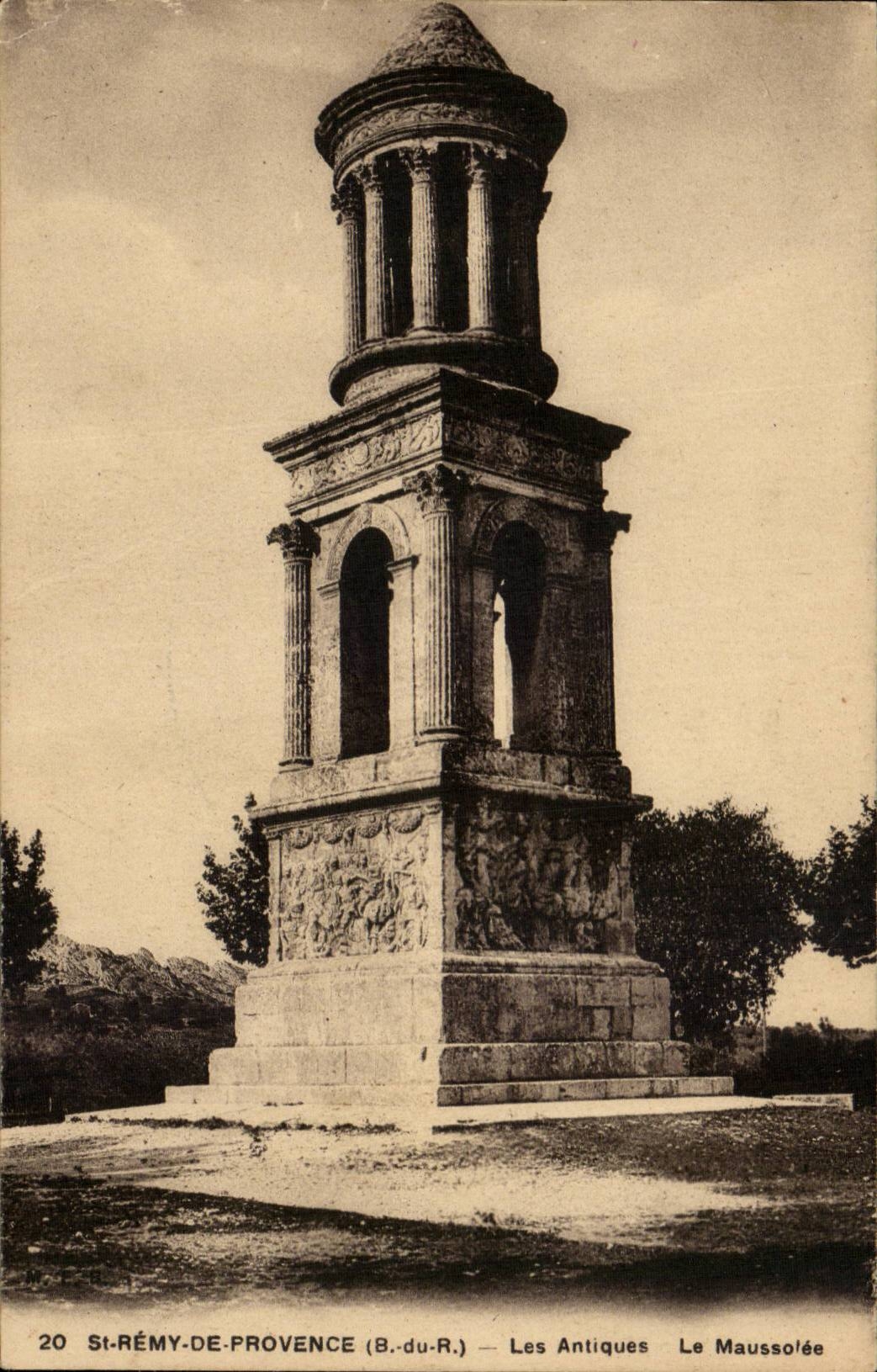 St Remy de Provence - Les Antiques - Le Maussolee - CPA 