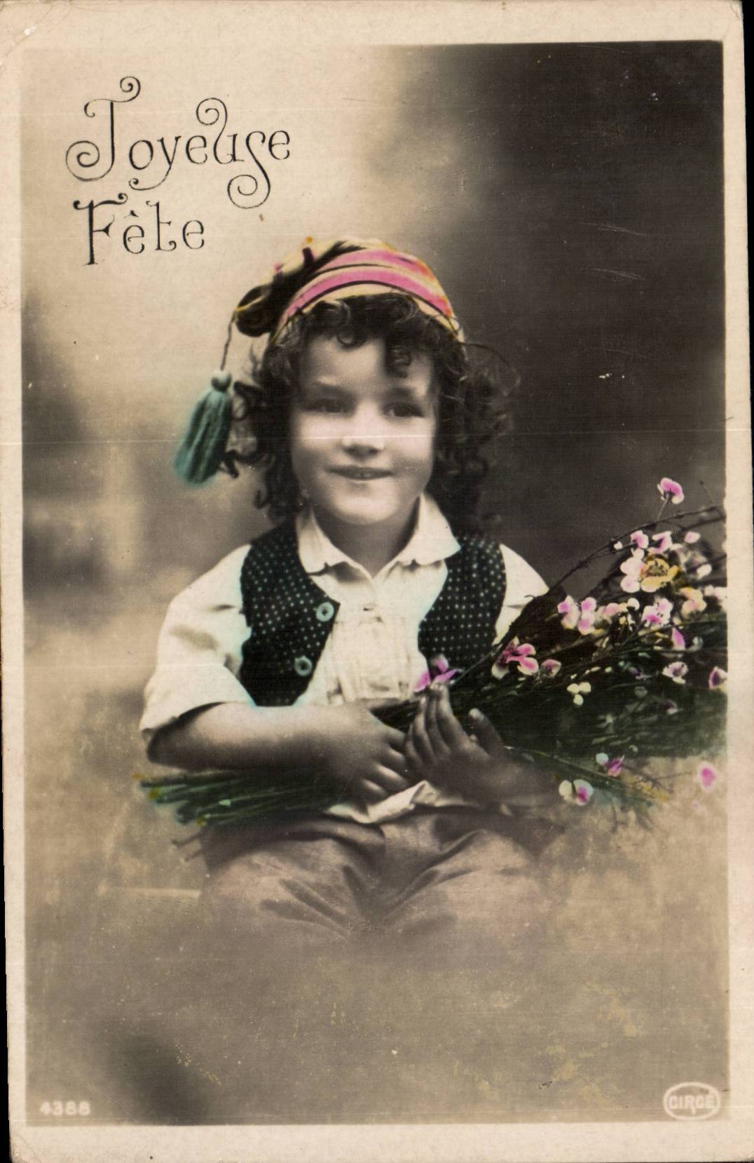 Fantaisie - Enfant - Petite Fille avec fleurs - Colette Michelet - CPa 