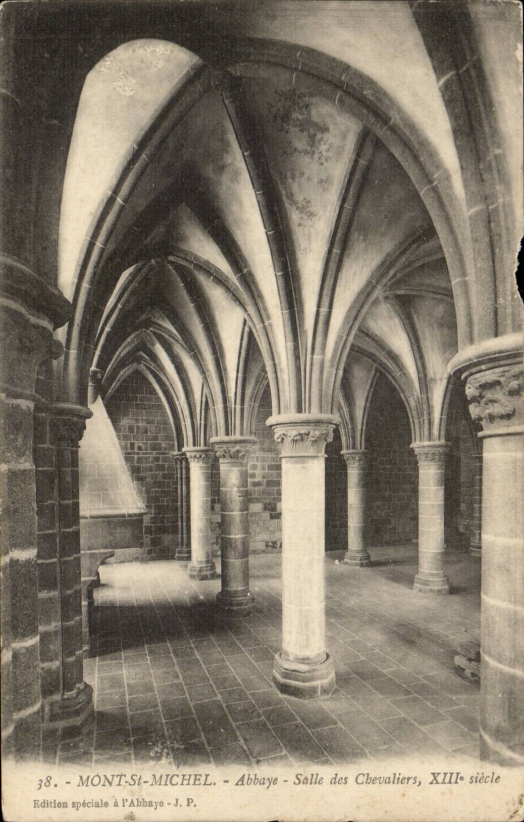 Mont St Michel - Abbaye Salle des Chevaliers - CPA 
