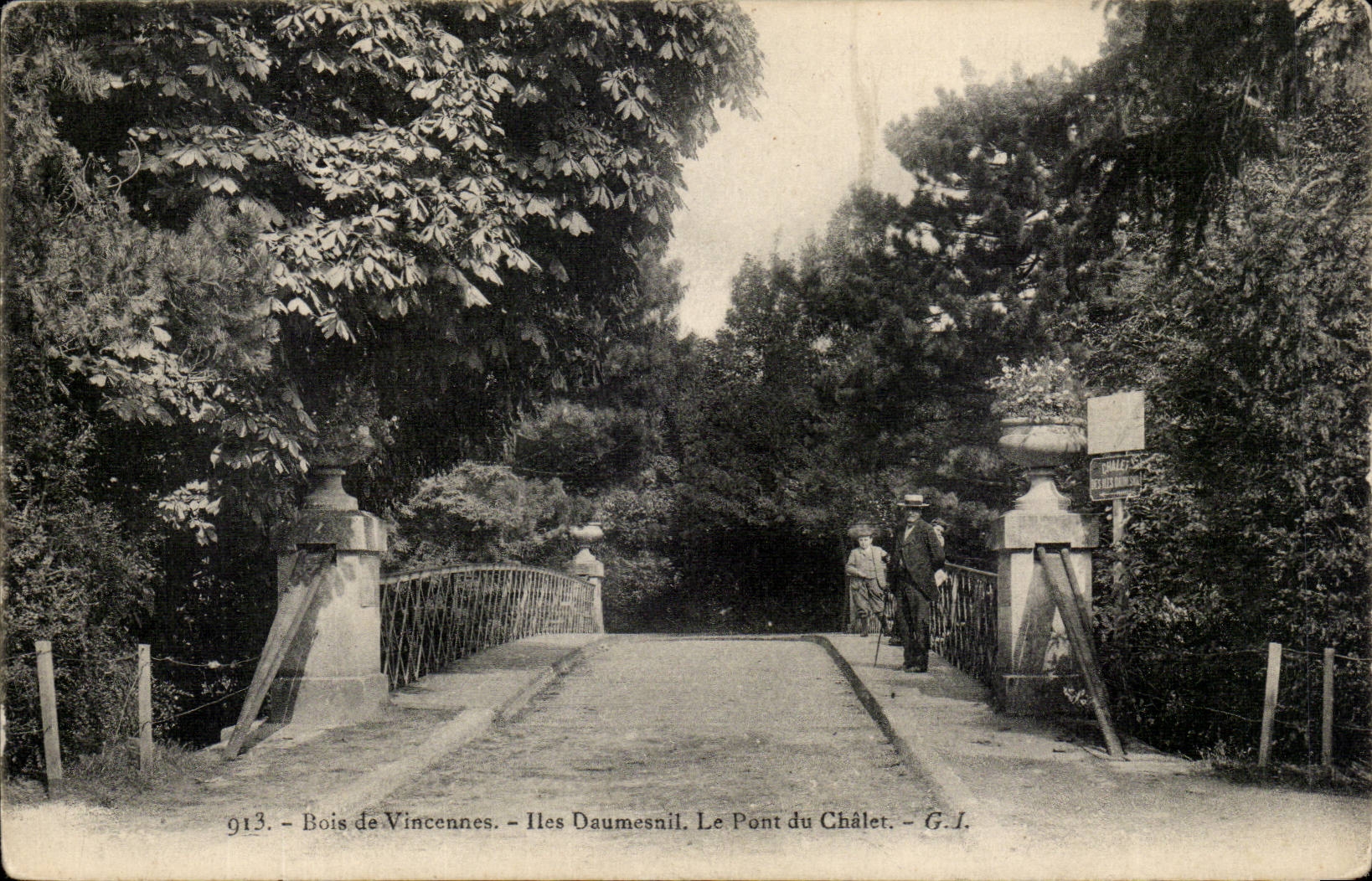 Vincennes CPA Iles Daumesnil le pont du chalet