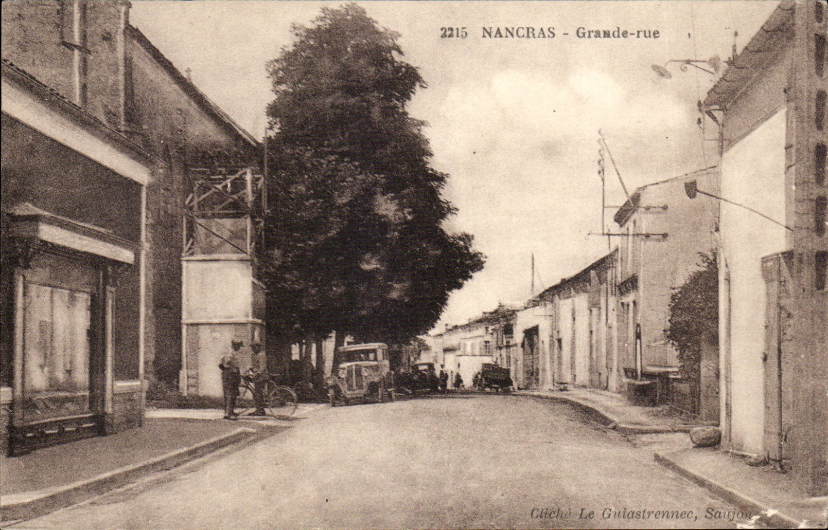 Nancras CPA Grande rue (cycliste velo)
