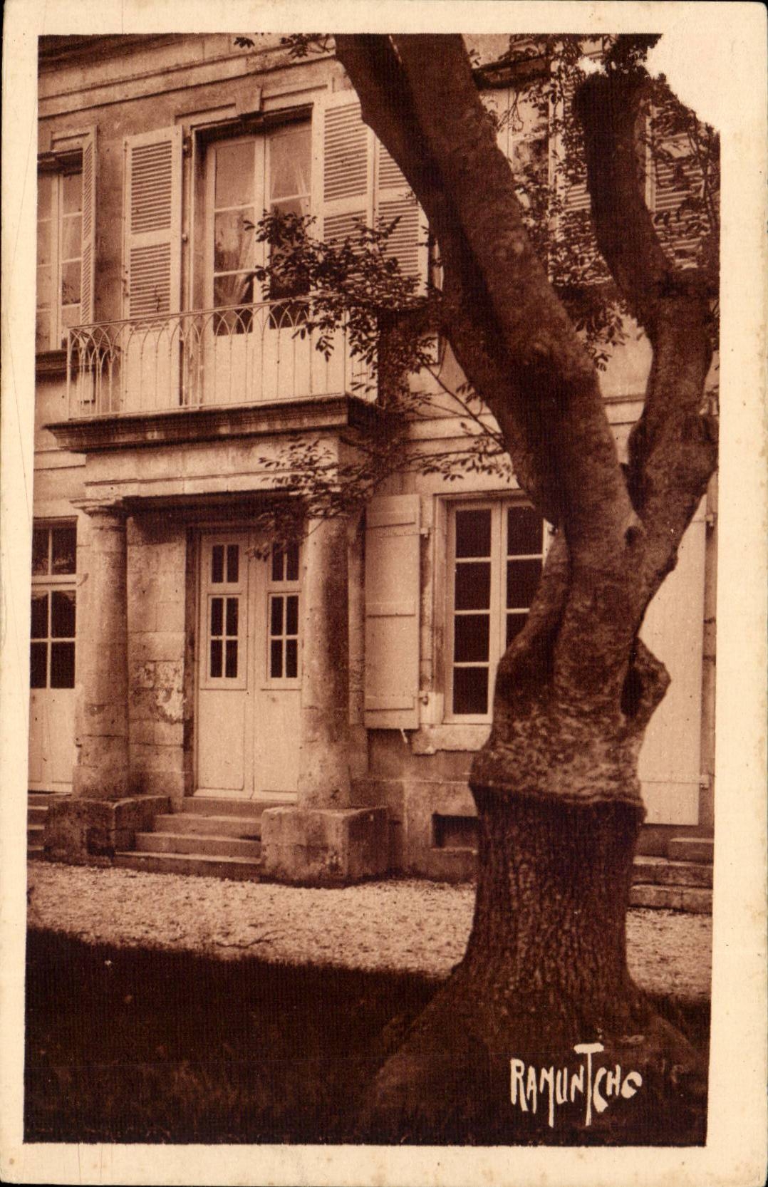 Ile d'Aix CPA La maison de l'empereur Napoleon facade sur le jardin