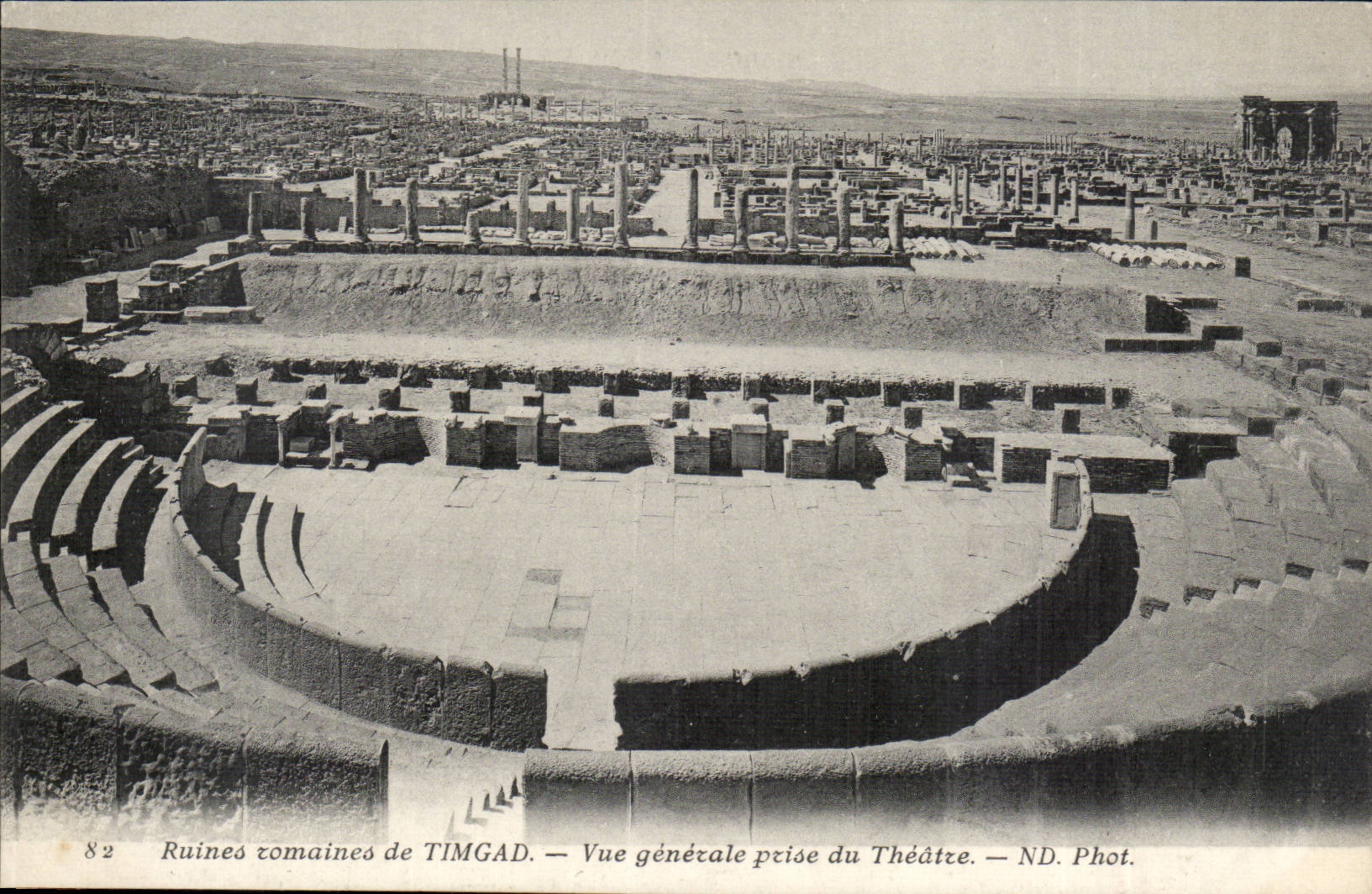 Algerie Ruines romaines de Timgad CPA Vue generale prise du theatre
