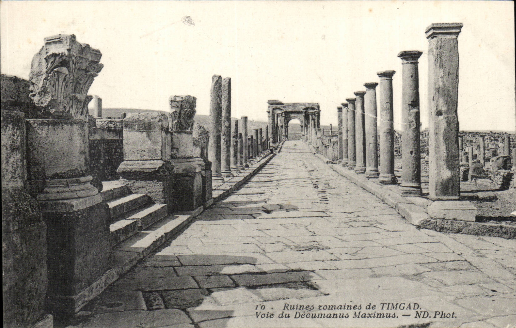Algerie Ruines romaines de Timgad CPA Voie du Decumanus Maximus