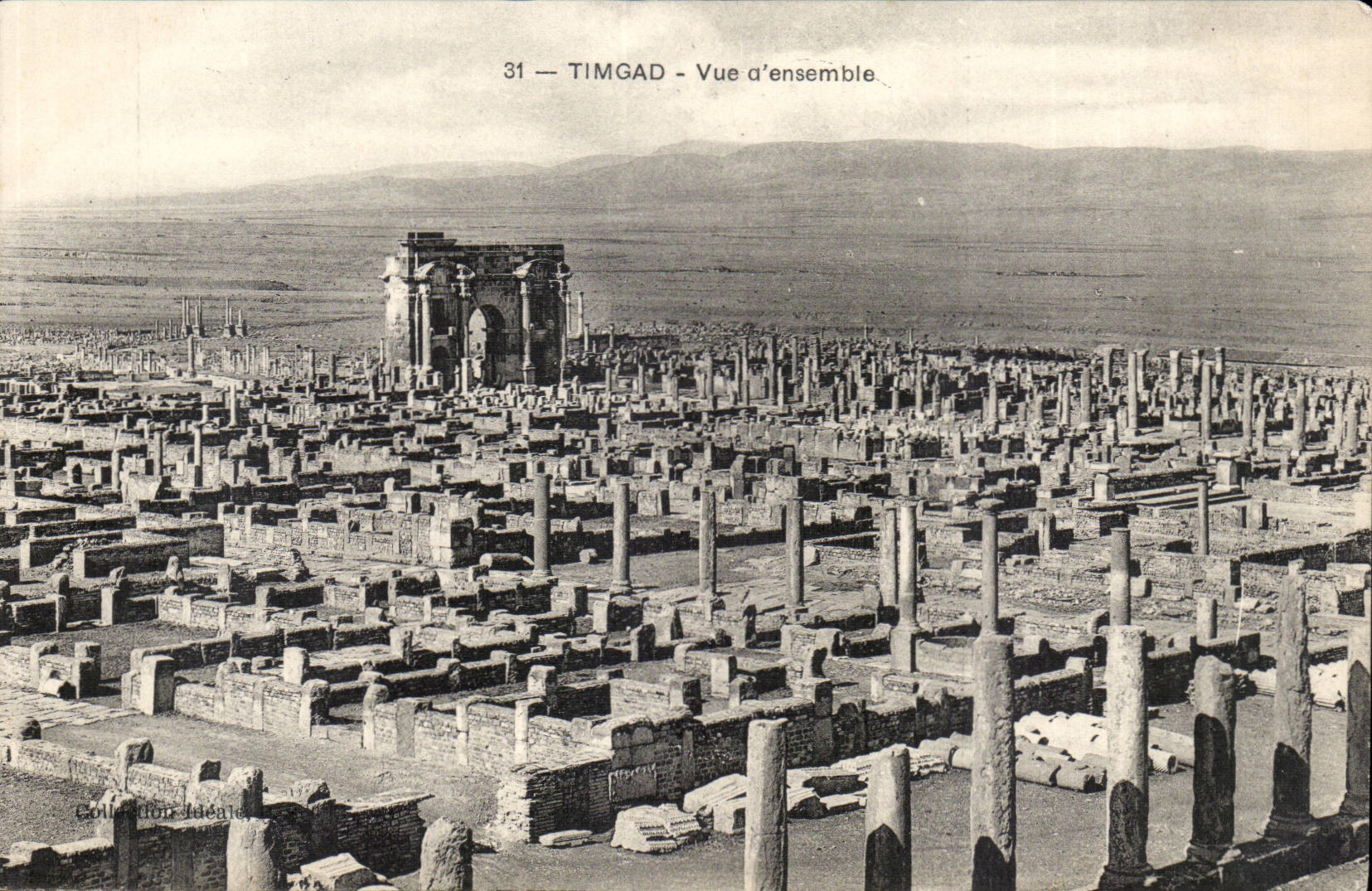 Algerie Ruines romaines de Timgad CPA Vue d'ensemble