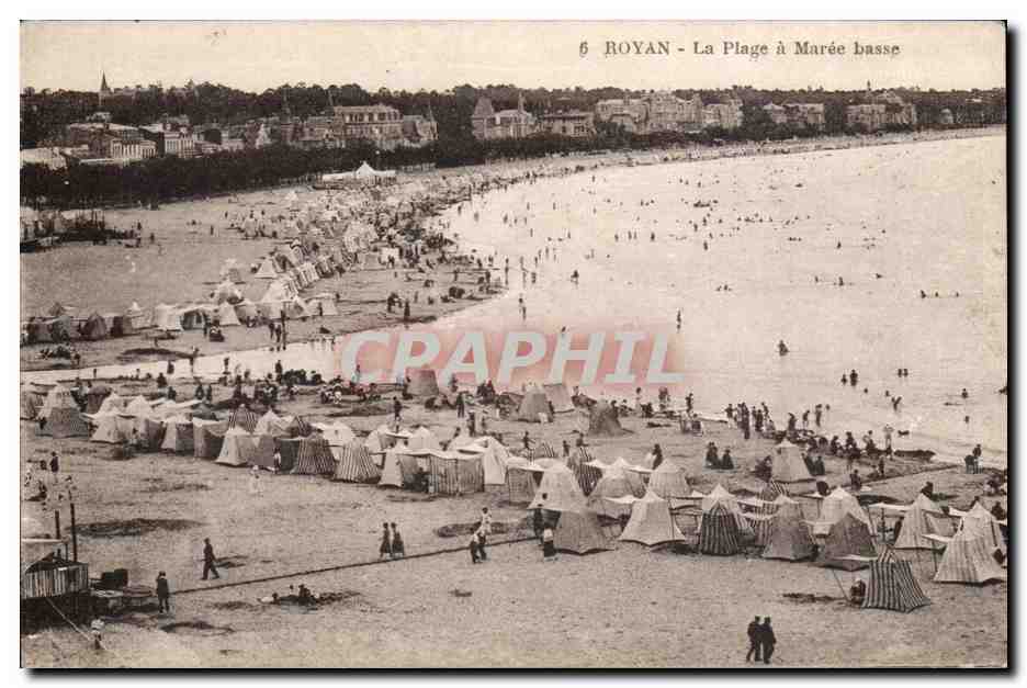 Royan - La Plage et Maree basse - tente - CPA 