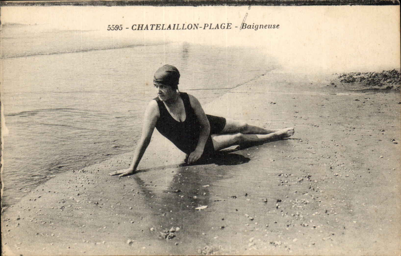 CPA Chatelaillon Plage Baigneuse (femme)