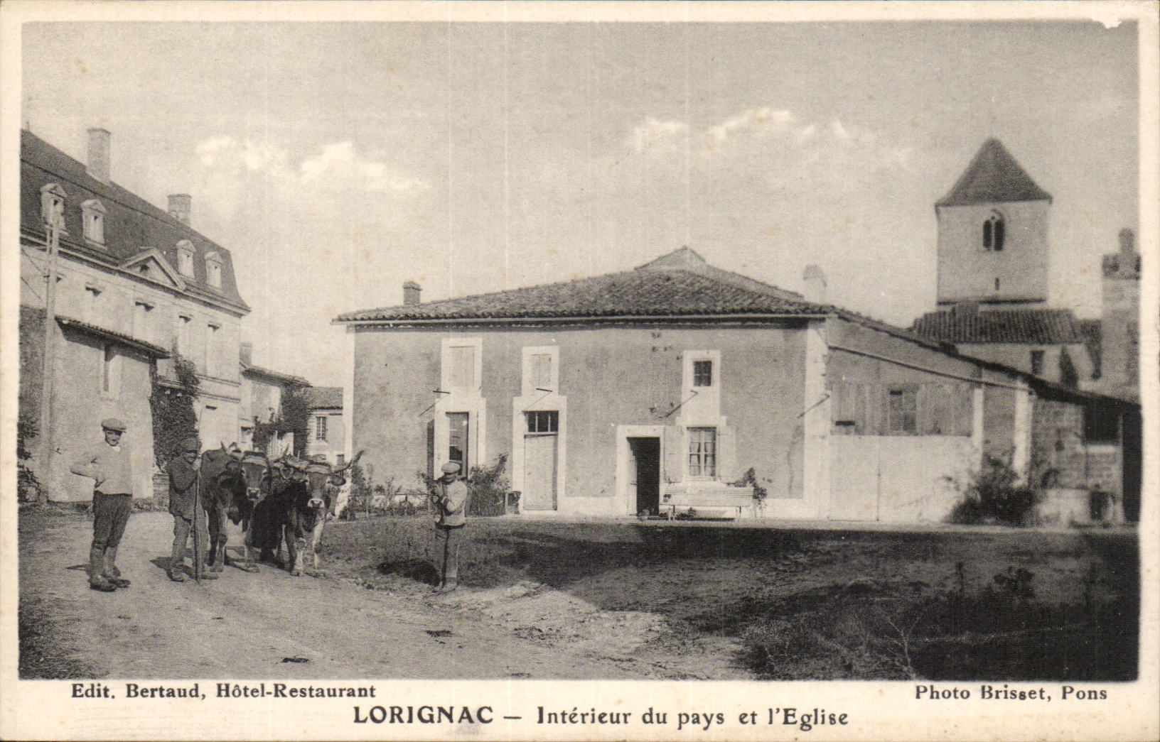Lorignac CPA Interieur du pays et l'eglise