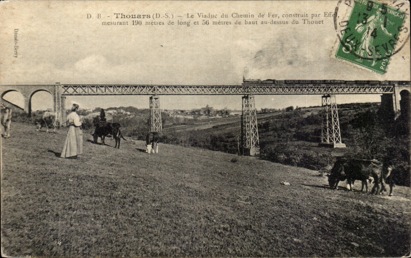 Thouars CPA Le viadux du chemin de fer construit par Eiffel (vaches)
